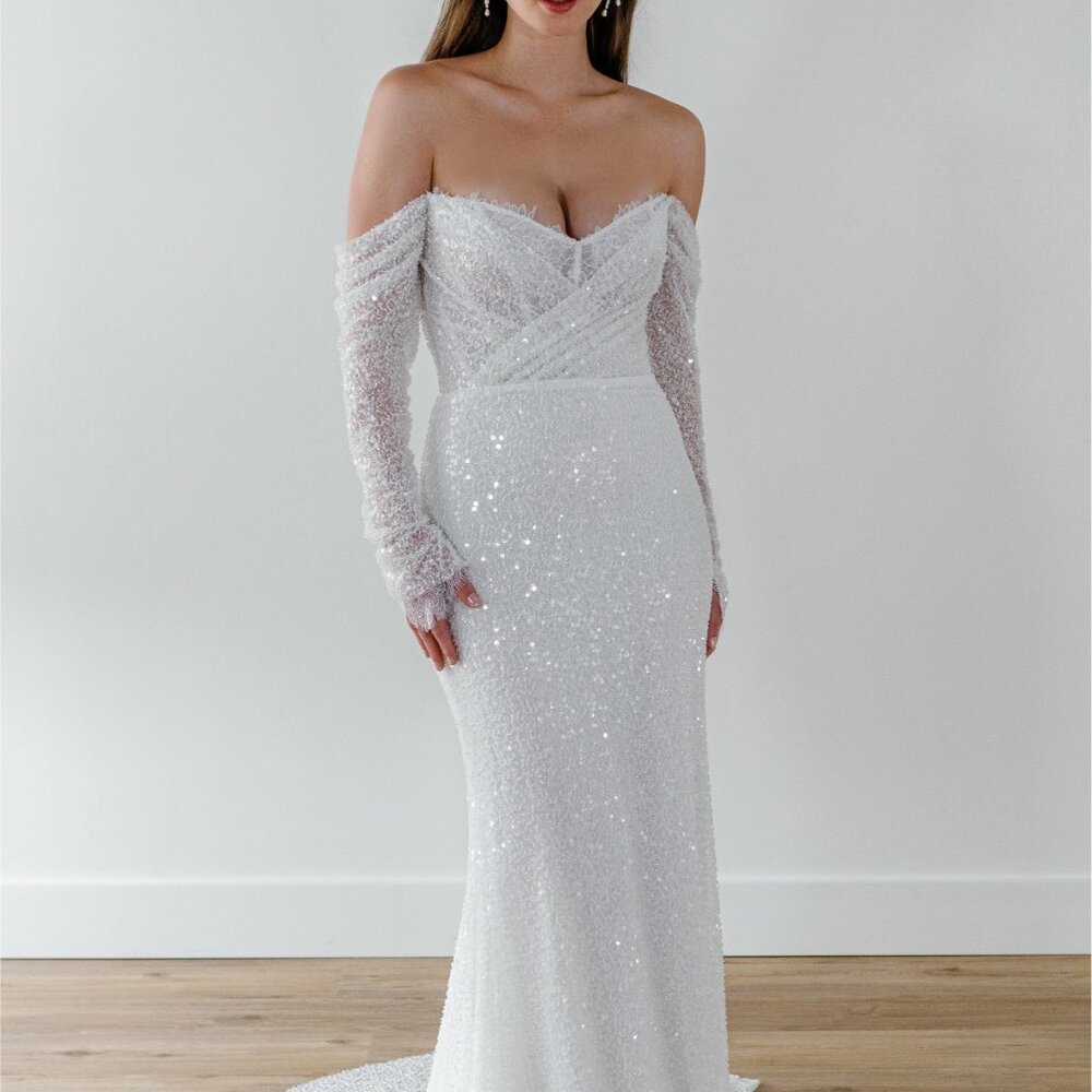 Wtoo by Watters Glimpse Wedding Gown Size 6 & 8
